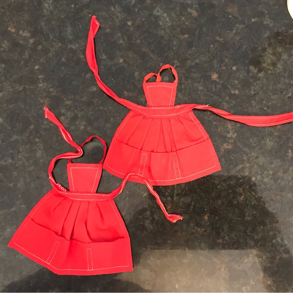 Vintage Barbie 1960’s PAK Red Aprons (2)